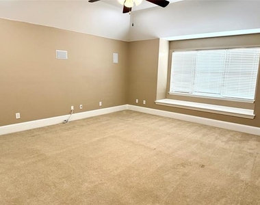 509 S Hampton Court - Photo Thumbnail 27