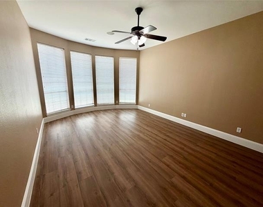 509 S Hampton Court - Photo Thumbnail 13