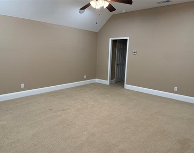 509 S Hampton Court - Photo Thumbnail 28