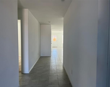 900 Mountain Laurel Drive - Photo Thumbnail 1