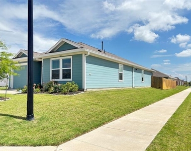 900 Mountain Laurel Drive - Photo Thumbnail 7