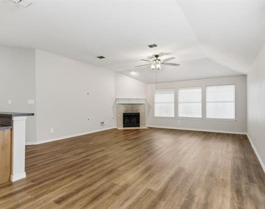 1633 Yellowstone Avenue - Photo Thumbnail 4