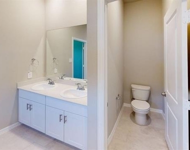 1209 Bridgewalk Drive - Photo Thumbnail 15