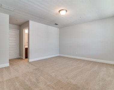 7843 Manilla Drive - Photo Thumbnail 21