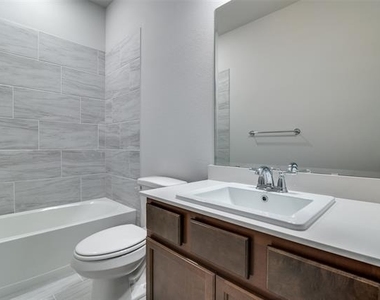 7843 Manilla Drive - Photo Thumbnail 6