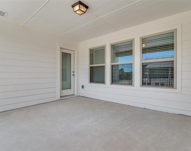 7843 Manilla Drive - Photo Thumbnail 12