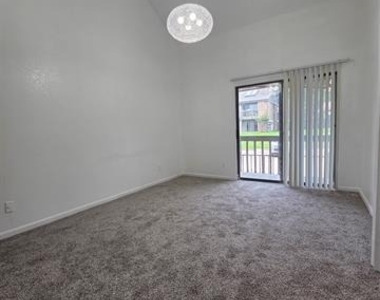 1038 Signal Ridge Place - Photo Thumbnail 9