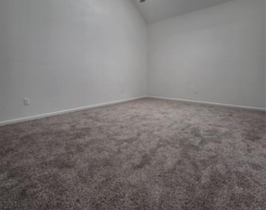 1038 Signal Ridge Place - Photo Thumbnail 11