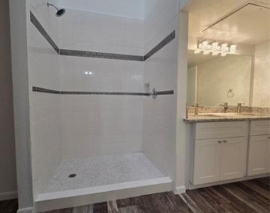 1038 Signal Ridge Place - Photo Thumbnail 8