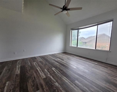 1038 Signal Ridge Place - Photo Thumbnail 17