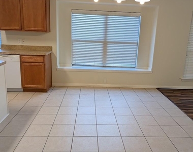 2409 Deerwood Drive - Photo Thumbnail 8