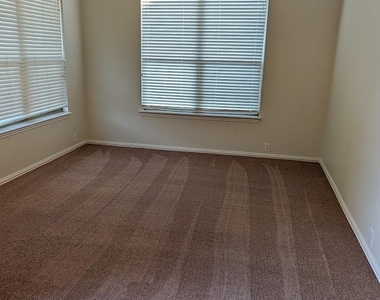 2409 Deerwood Drive - Photo Thumbnail 6