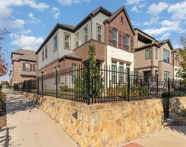 7104 Amber Grove Court - Photo Thumbnail 32