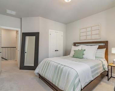 7104 Amber Grove Court - Photo Thumbnail 21