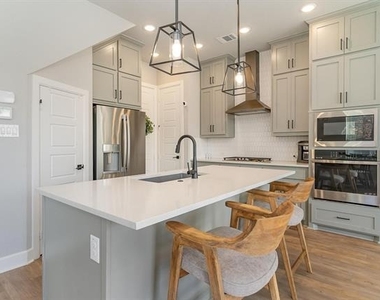 7104 Amber Grove Court - Photo Thumbnail 8