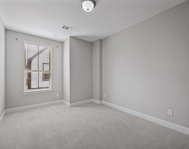 7104 Amber Grove Court - Photo Thumbnail 30