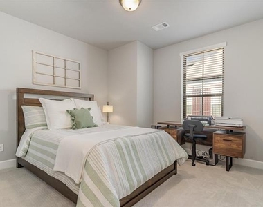 7104 Amber Grove Court - Photo Thumbnail 20