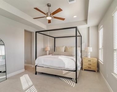 7104 Amber Grove Court - Photo Thumbnail 15