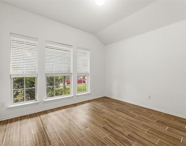 1011 Meadow Green Court - Photo Thumbnail 22