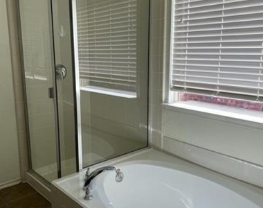 1011 Meadow Green Court - Photo Thumbnail 14