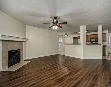 2404 Grover Cleveland Drive - Photo Thumbnail 8