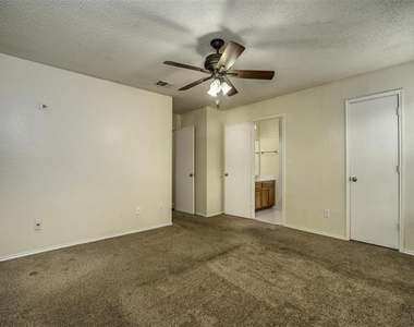 2404 Grover Cleveland Drive - Photo Thumbnail 10