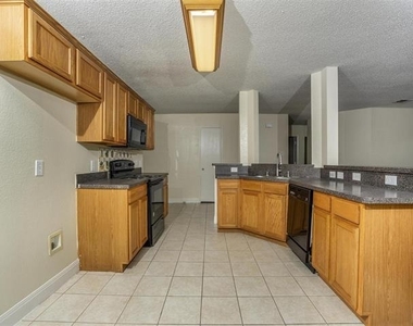2404 Grover Cleveland Drive - Photo Thumbnail 6