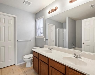1433 Willoughby Way - Photo Thumbnail 13