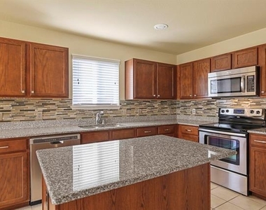 1433 Willoughby Way - Photo Thumbnail 8
