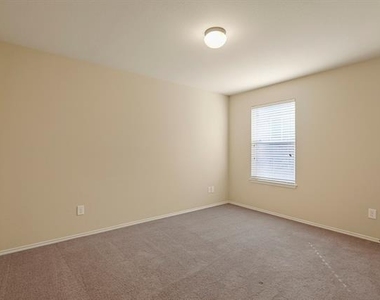 1433 Willoughby Way - Photo Thumbnail 15