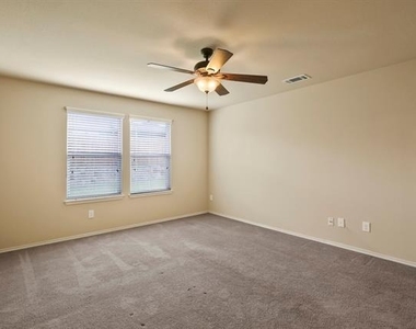 1433 Willoughby Way - Photo Thumbnail 10