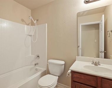 1433 Willoughby Way - Photo Thumbnail 17