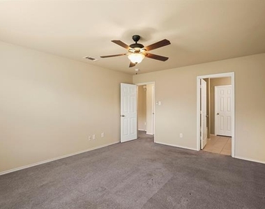 1433 Willoughby Way - Photo Thumbnail 11
