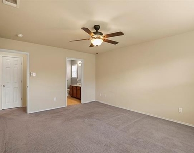 1433 Willoughby Way - Photo Thumbnail 12