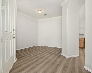 14541 Little Anne Drive - Photo Thumbnail 7