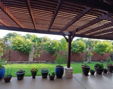 2320 Lynbridge Circle - Photo Thumbnail 19