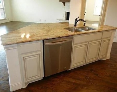2320 Lynbridge Circle - Photo Thumbnail 7