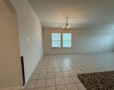 1202 Meadow Wood - Photo Thumbnail 15
