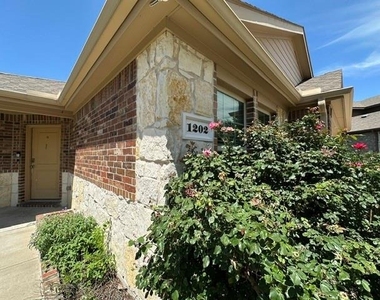 1202 Meadow Wood - Photo Thumbnail 3