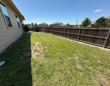 1202 Meadow Wood - Photo Thumbnail 7