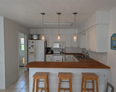 155 Lake Drive - Photo Thumbnail 10