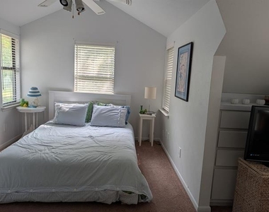 155 Lake Drive - Photo Thumbnail 12