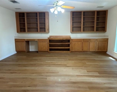 2106 Millwood Drive - Photo Thumbnail 9