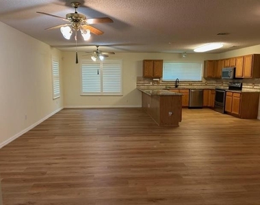 2106 Millwood Drive - Photo Thumbnail 4