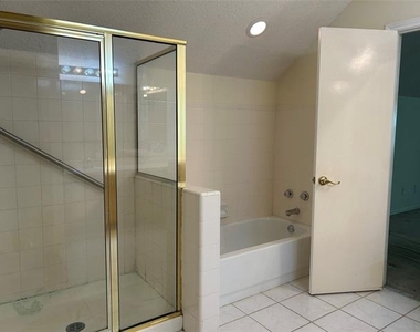 2106 Millwood Drive - Photo Thumbnail 18
