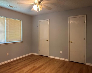 2106 Millwood Drive - Photo Thumbnail 13