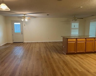 2106 Millwood Drive - Photo Thumbnail 3
