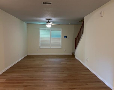 2106 Millwood Drive - Photo Thumbnail 2