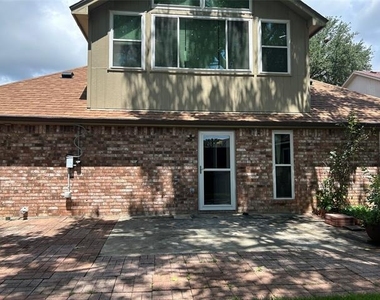 2106 Millwood Drive - Photo Thumbnail 21