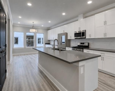 3316 Santee Street - Photo Thumbnail 3